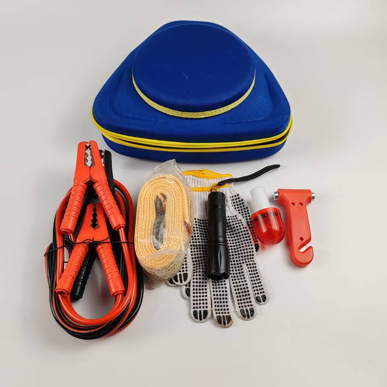 O que é o kit de primeiros socorros Road Cone