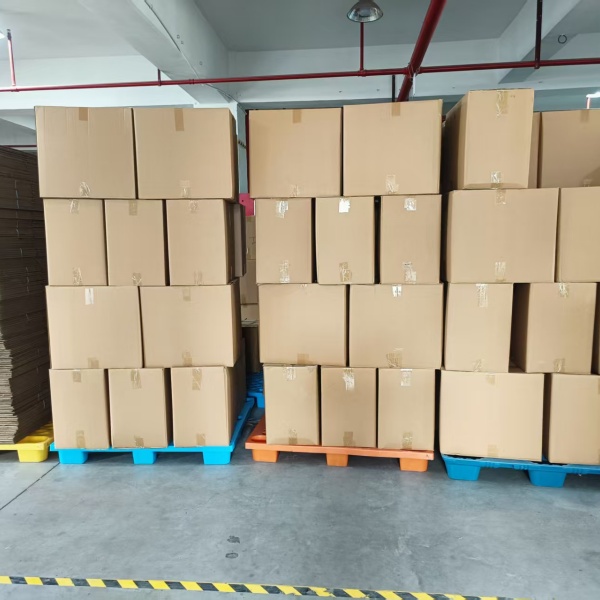 É temporada de remessas novamente! Yiwu Kebon Healthcare ocupada atendendo pedidos globais de primeiros socorros